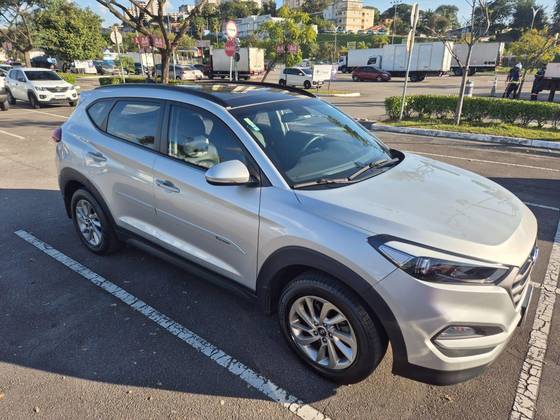 HYUNDAI TUCSON 1.6 16V T-GDI GASOLINA GLS ECOSHIFT HYUNDAI TUCSON 1.6 16V T-GDI GASOLINA GLS ECOSHIFT